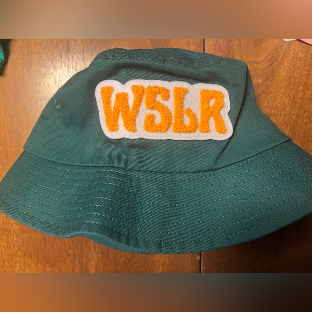 🤩 $5 SALE! 🤩 NWOT Bucket hat with WSLR bubble letters